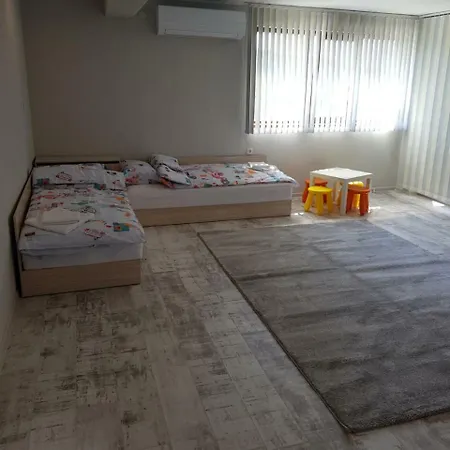 United 2 Διαμέρισμα Σαντάνσκι