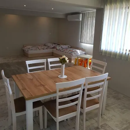 United 2 Апартаменты *