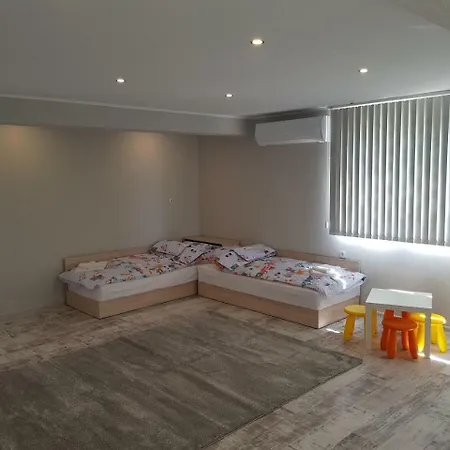 Апартаменты United 2 *